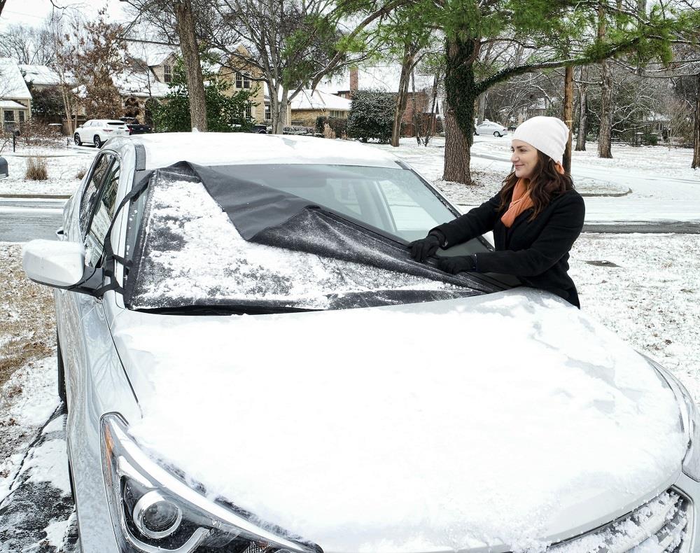 Omnigineer FrostShield Windshield Cover – All-Season Protection with Magnetic Hold ❄️🚗